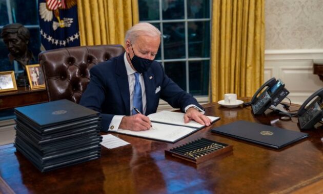 How did Biden decorate the Oval Office A Presidential Makeover