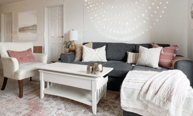 How can I decorate my small living room? Make it cozy and stylish!