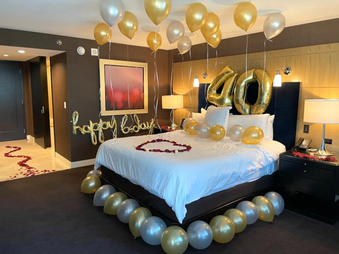 How to decorate a hotel room for anniversary