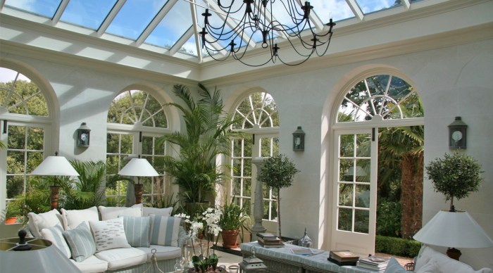 How to decorate a conservatory room