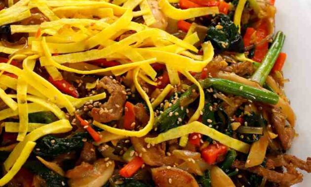 How to Cook Japchae Pinoy Style – A Flavorful Filipino Twist